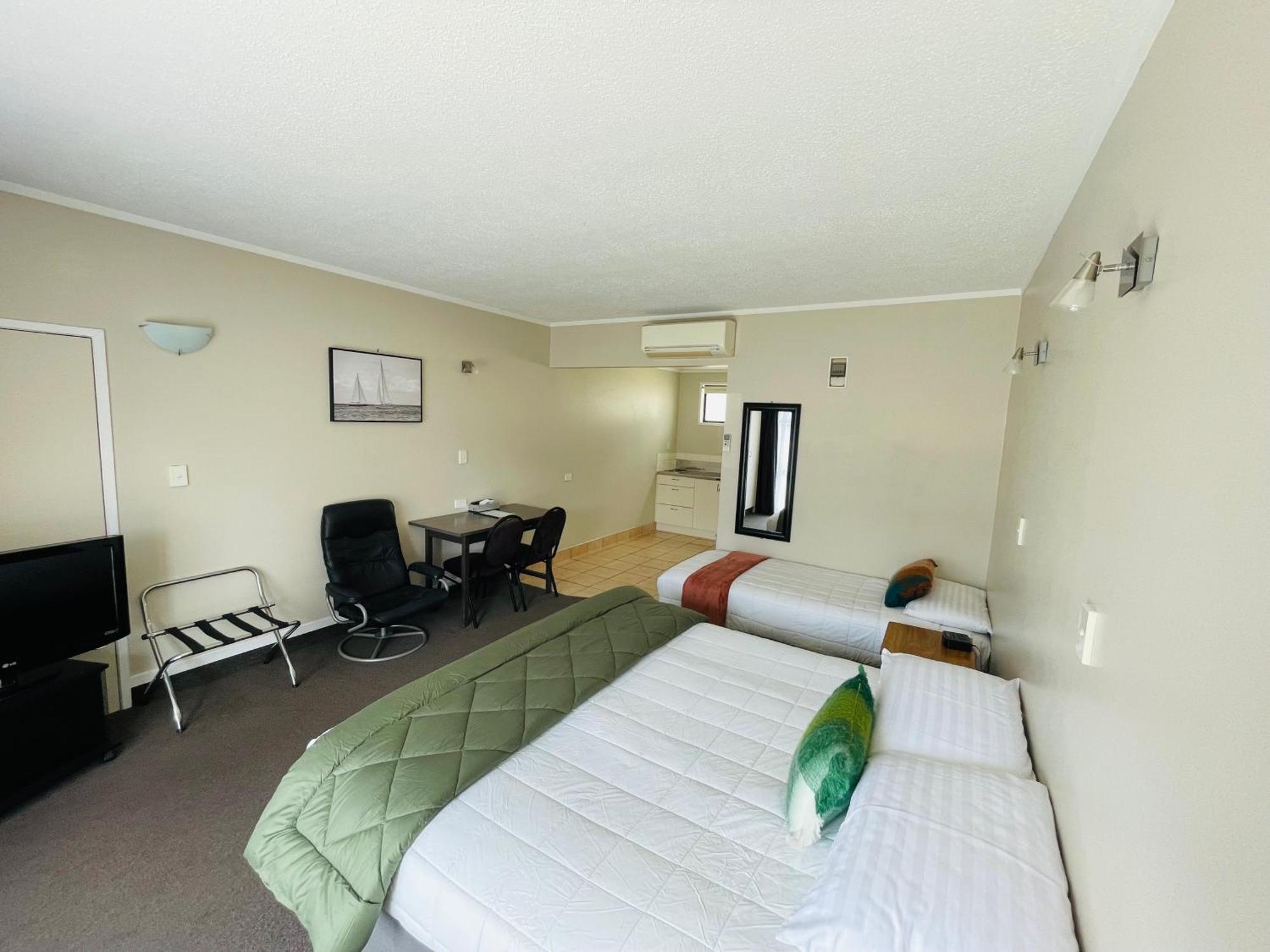 Kauri Court Motel Палмерстон-Норт Экстерьер фото