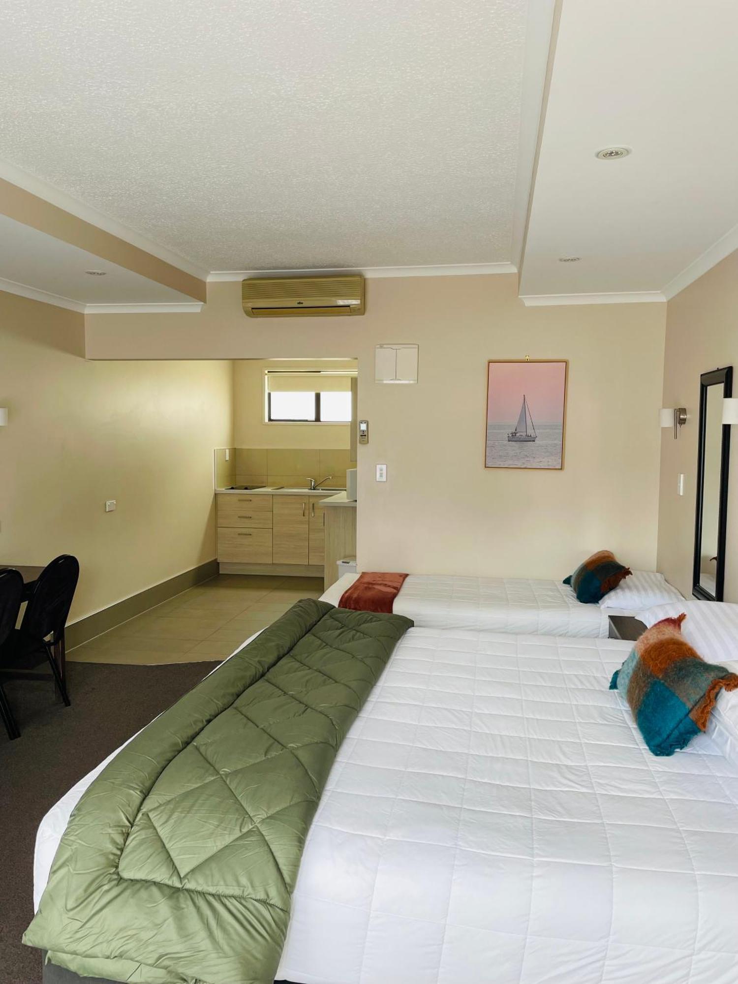 Kauri Court Motel Палмерстон-Норт Экстерьер фото